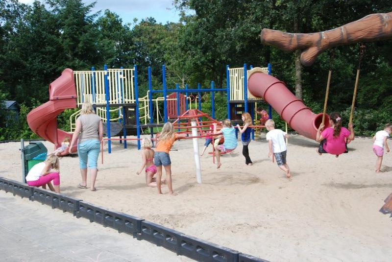Mulder'S Vakantiehuis, Jaarplaats 108 Op Recreatiepark De Tien Heugten Schoonloo Dış mekan fotoğraf